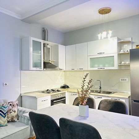 Bllok: Central Cozy Stay, 24/7 Self Check-In Tirana Exteriör bild
