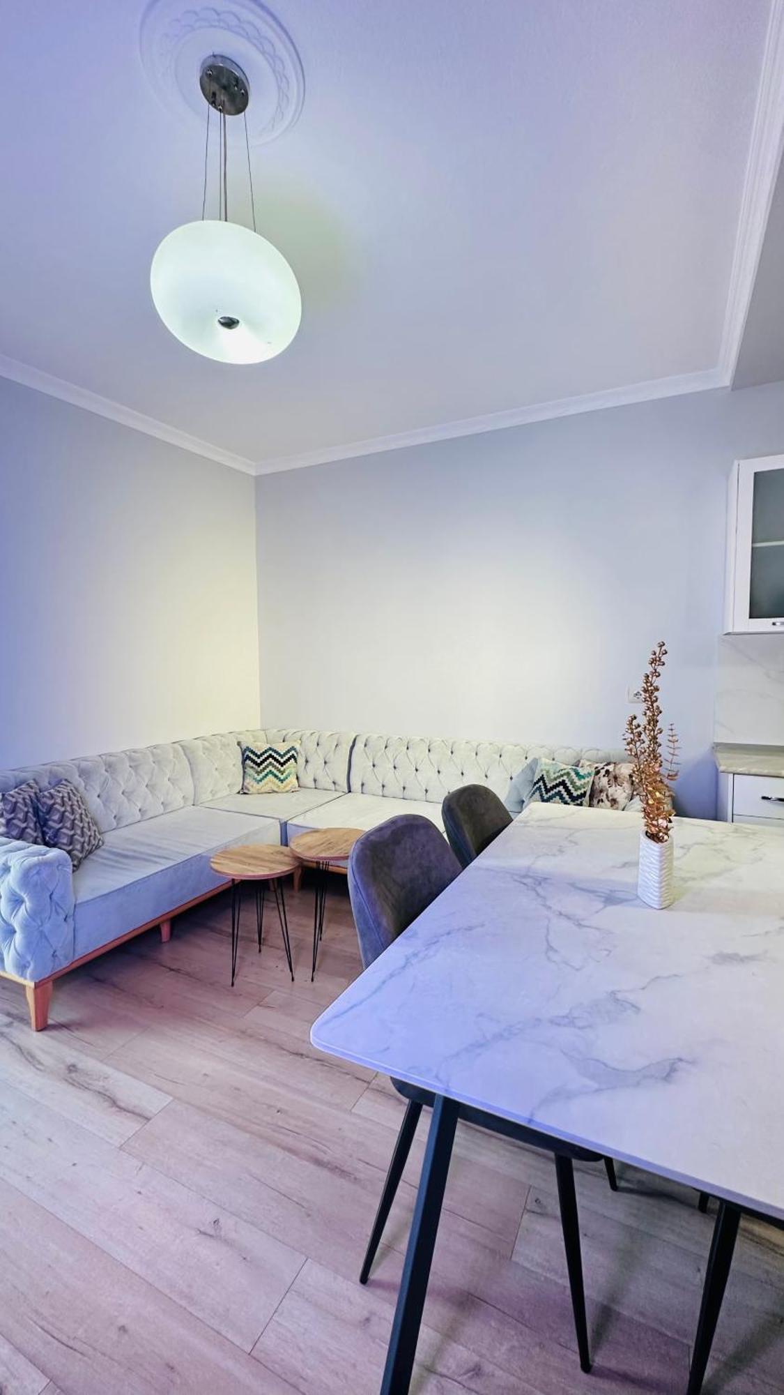 Bllok: Central Cozy Stay, 24/7 Self Check-In Tirana Exteriör bild