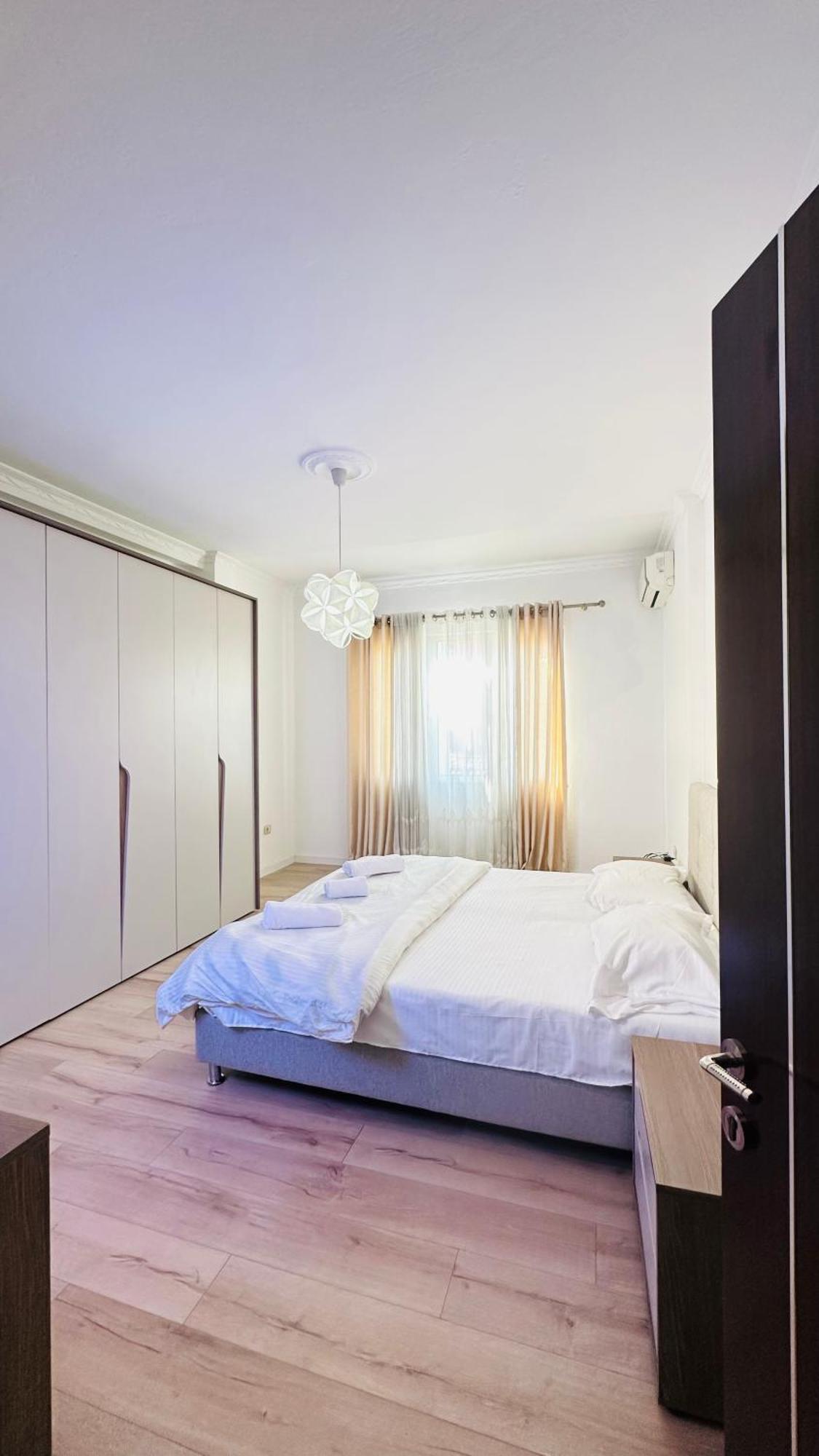 Bllok: Central Cozy Stay, 24/7 Self Check-In Tirana Exteriör bild