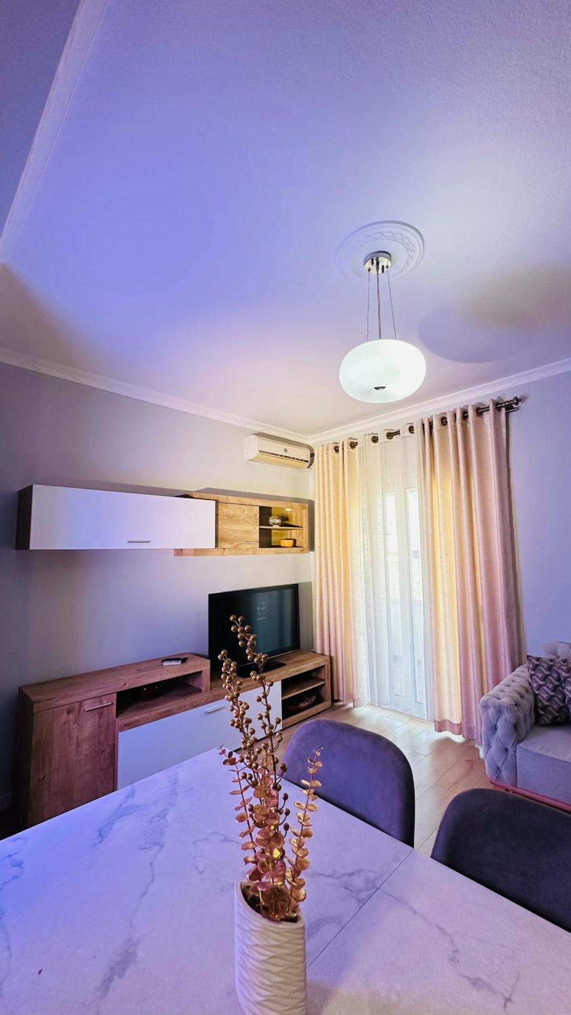 Bllok: Central Cozy Stay, 24/7 Self Check-In Tirana Exteriör bild